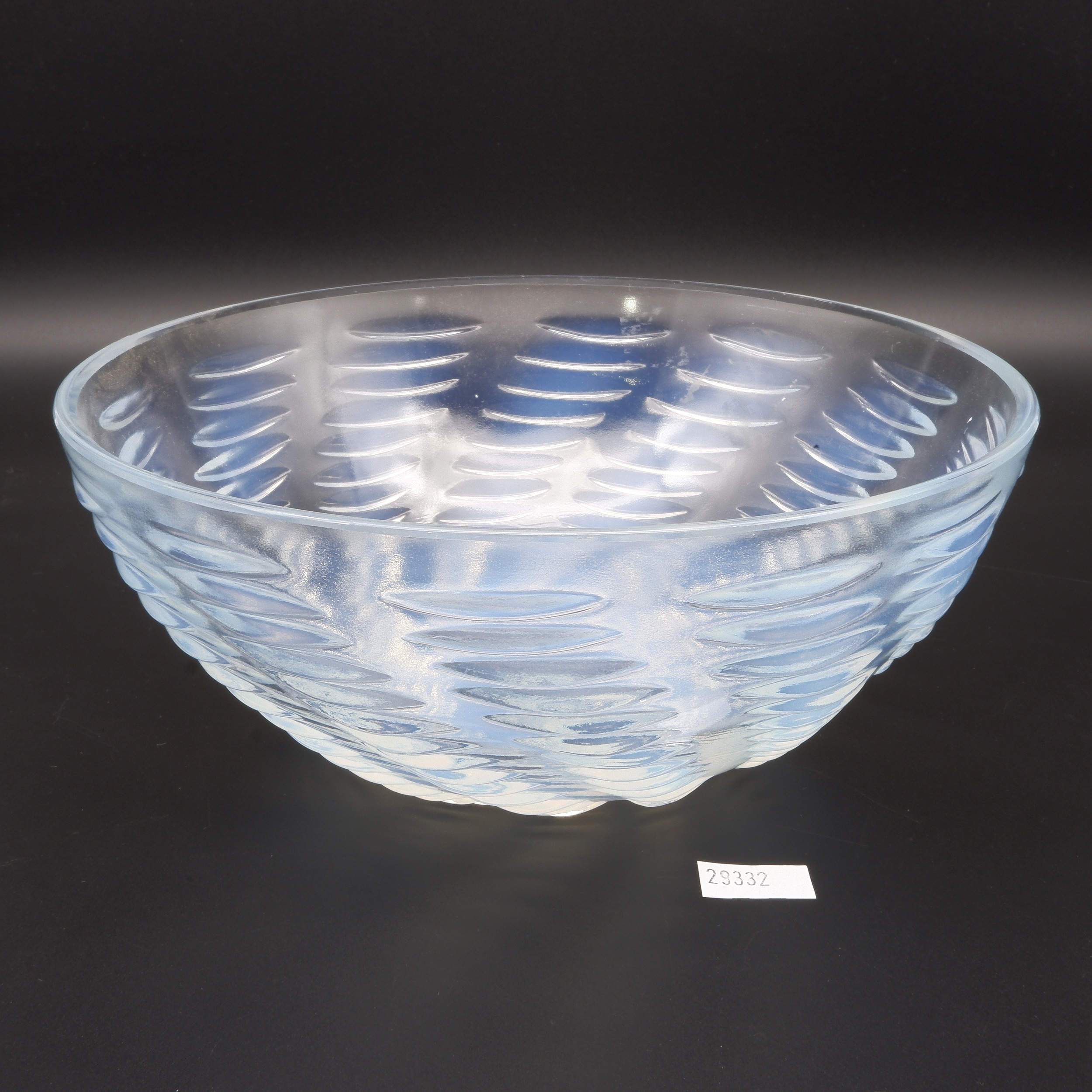 Rene Lalique 'Ondes' Bowl in Opalescent - Lot 1175014 | ALLBIDS