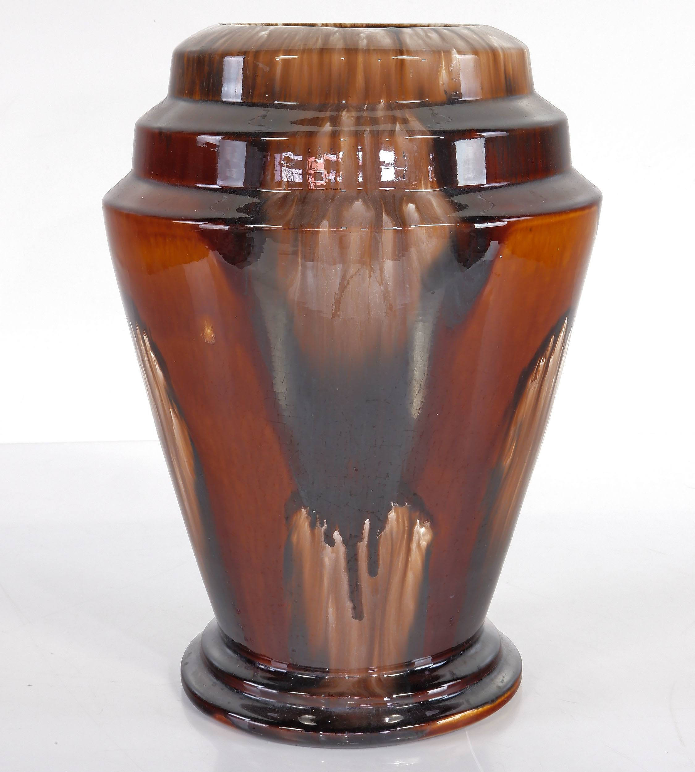 'Large 1930s Art Deco Shape Regal Mashman Vase'