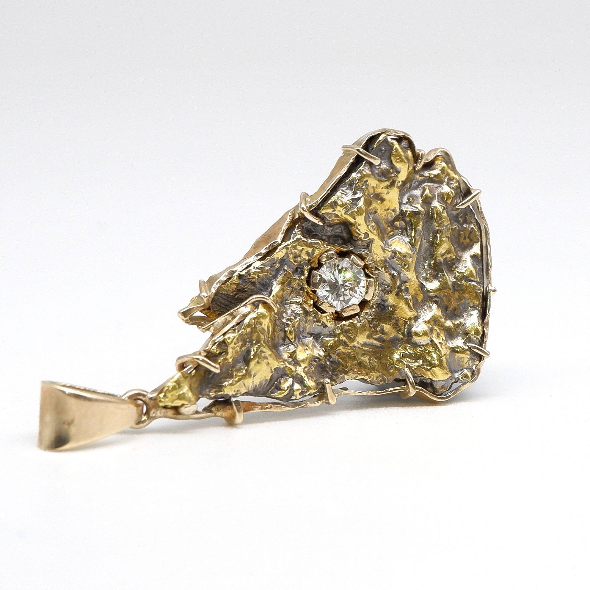 'Natural Gold Nugget Pendant with Round Brilliant Cut Diamond 0.30ct, (H VS), 15.8g'