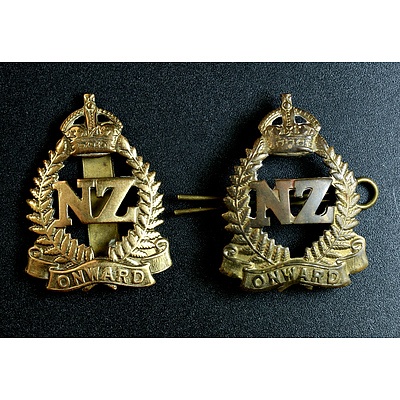 2x WW2 New Zealand General Service Cap Badges