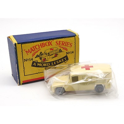 Moko Lesney 'Matchbox' Series No 14 'Daimler Ambulance'