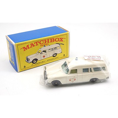 Vintage Lesney Matchbox No 3 - Mercedes Benz Binz Ambulance
