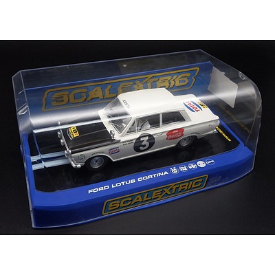 Scalextric, 1964 Ford Cortina GT, East African Safari No 3, 1:32 Scale Model