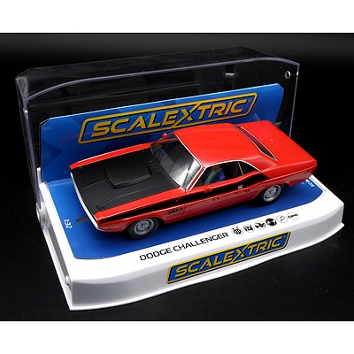 Scalextric, Dodge Challenger Red and Black, 1:32 Scale Model