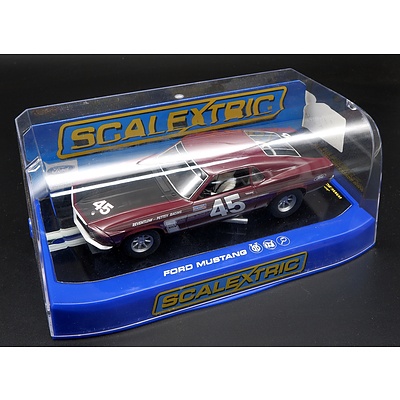 Scalextric, Ford Mustang Petty Racing, 1:32 Scale Model