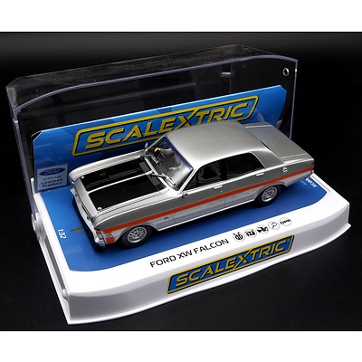 Scalextric, Ford XW Falcon, Silver Fox, 1:32 Scale Model
