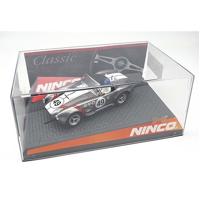 Ninco, AC Cobra Thames Ditton, 1:32 Scale Model
