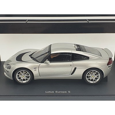 AUTOart Performance - Lotus Europa S Silver 1:18 Scale Model Car
