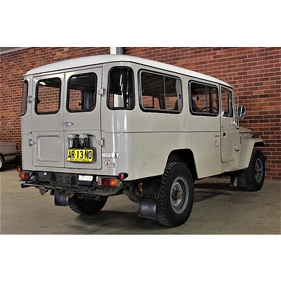 3/1980 Toyota Landcruiser (4x4) HJ45RV Troopcarrier Beige 3.6L Diesel