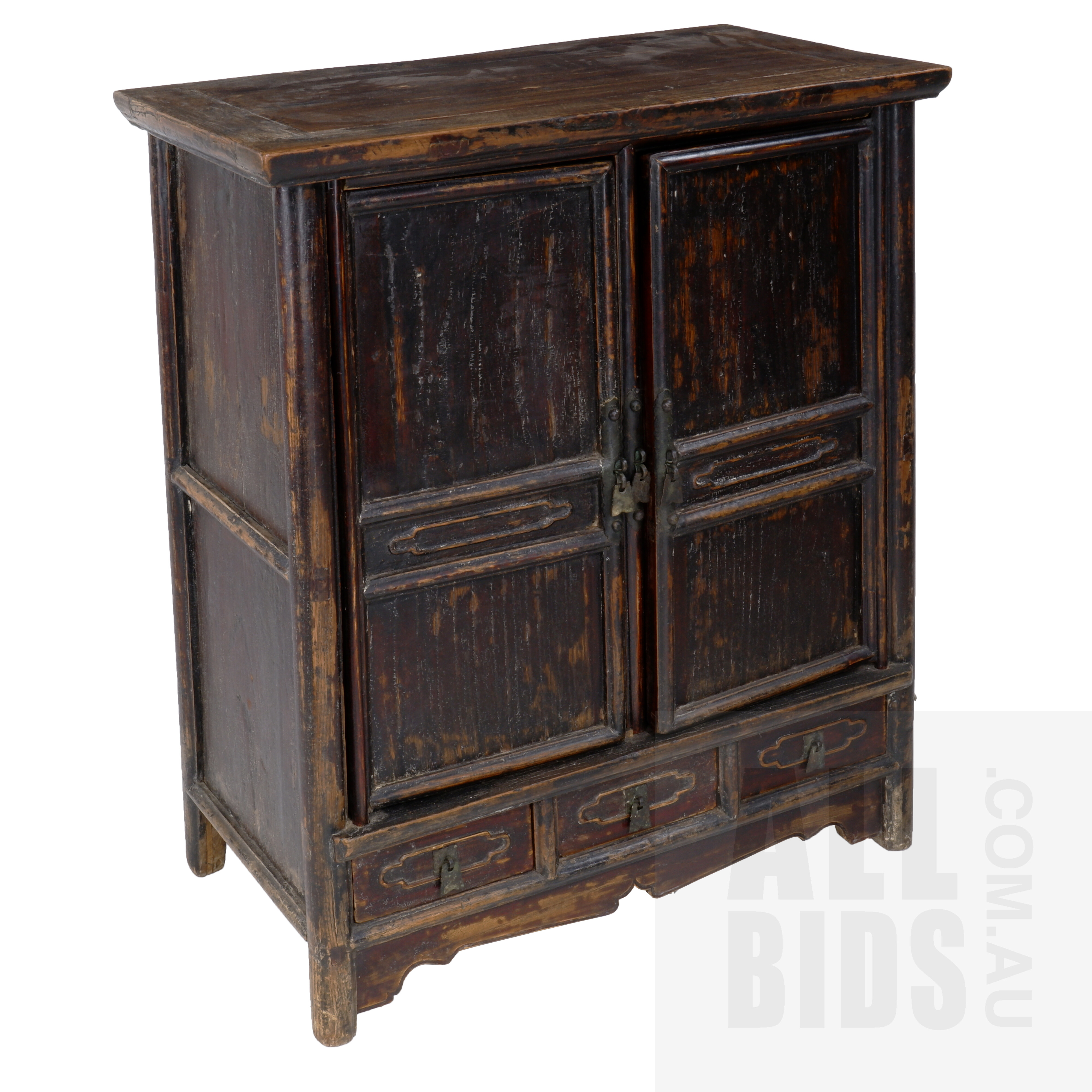 'Antique Chinese Black Lacquered Elmwood Tapered Cabinet, Qing Dynasty, Provenance Humble House'