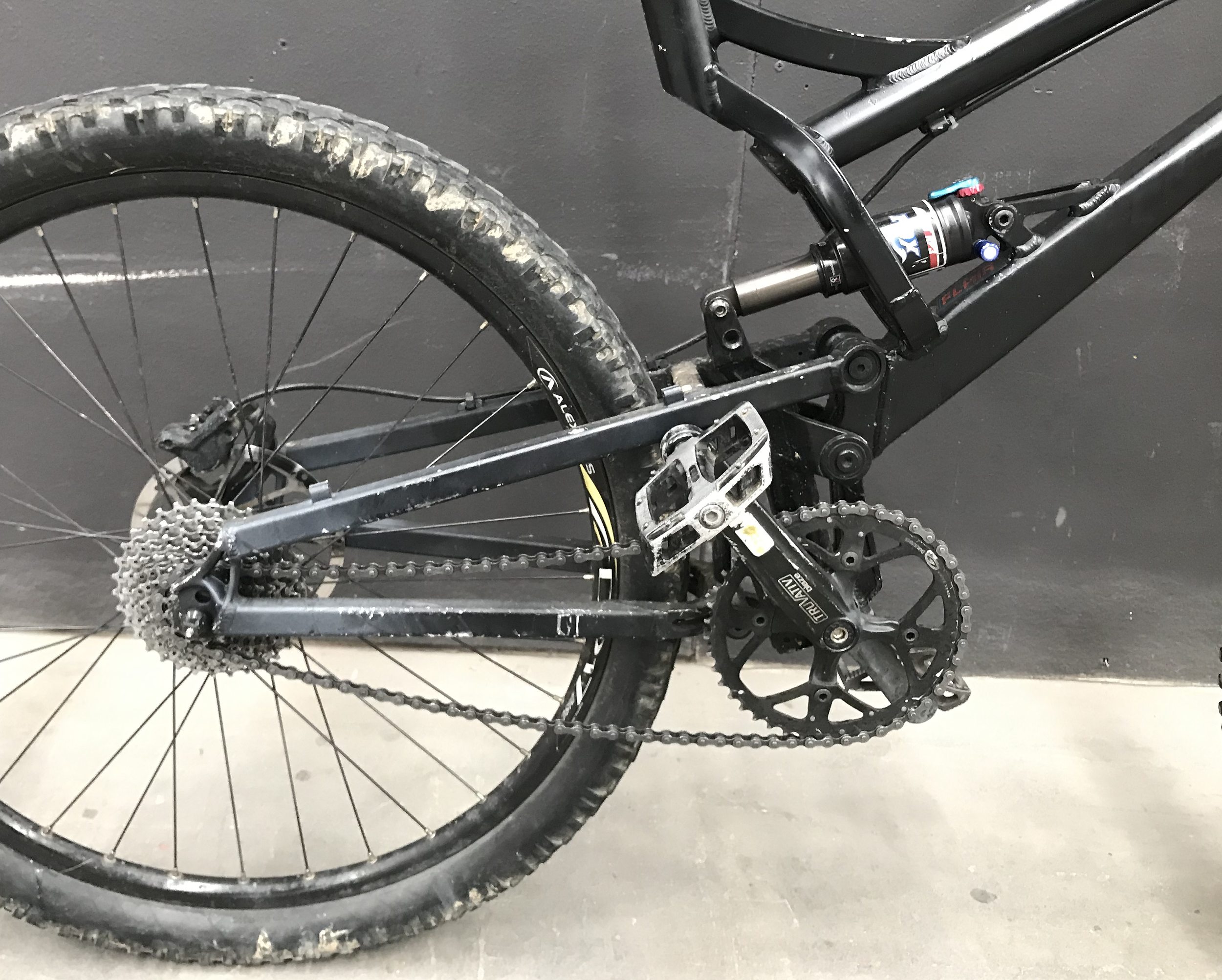 dual full suspension mountain bike