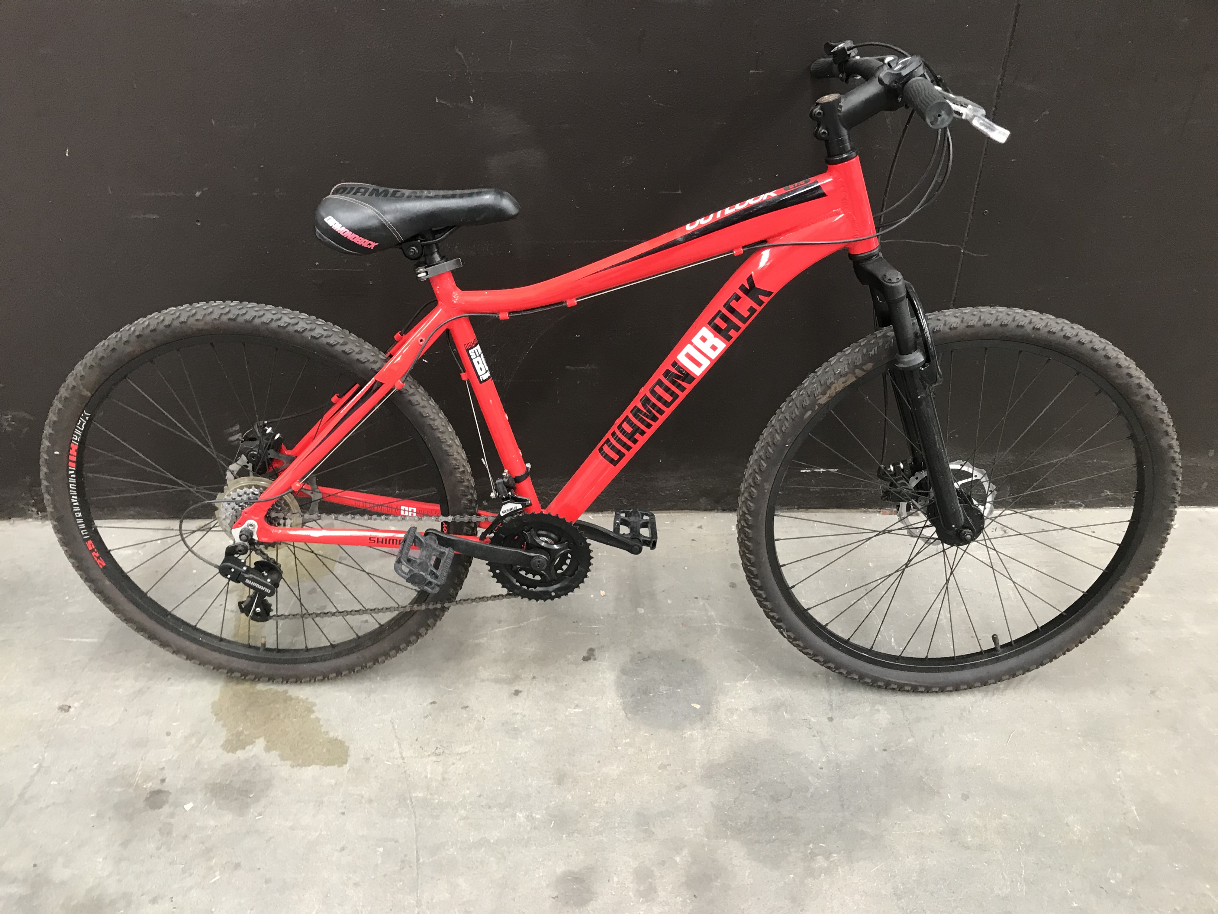 red diamondback mountain bike