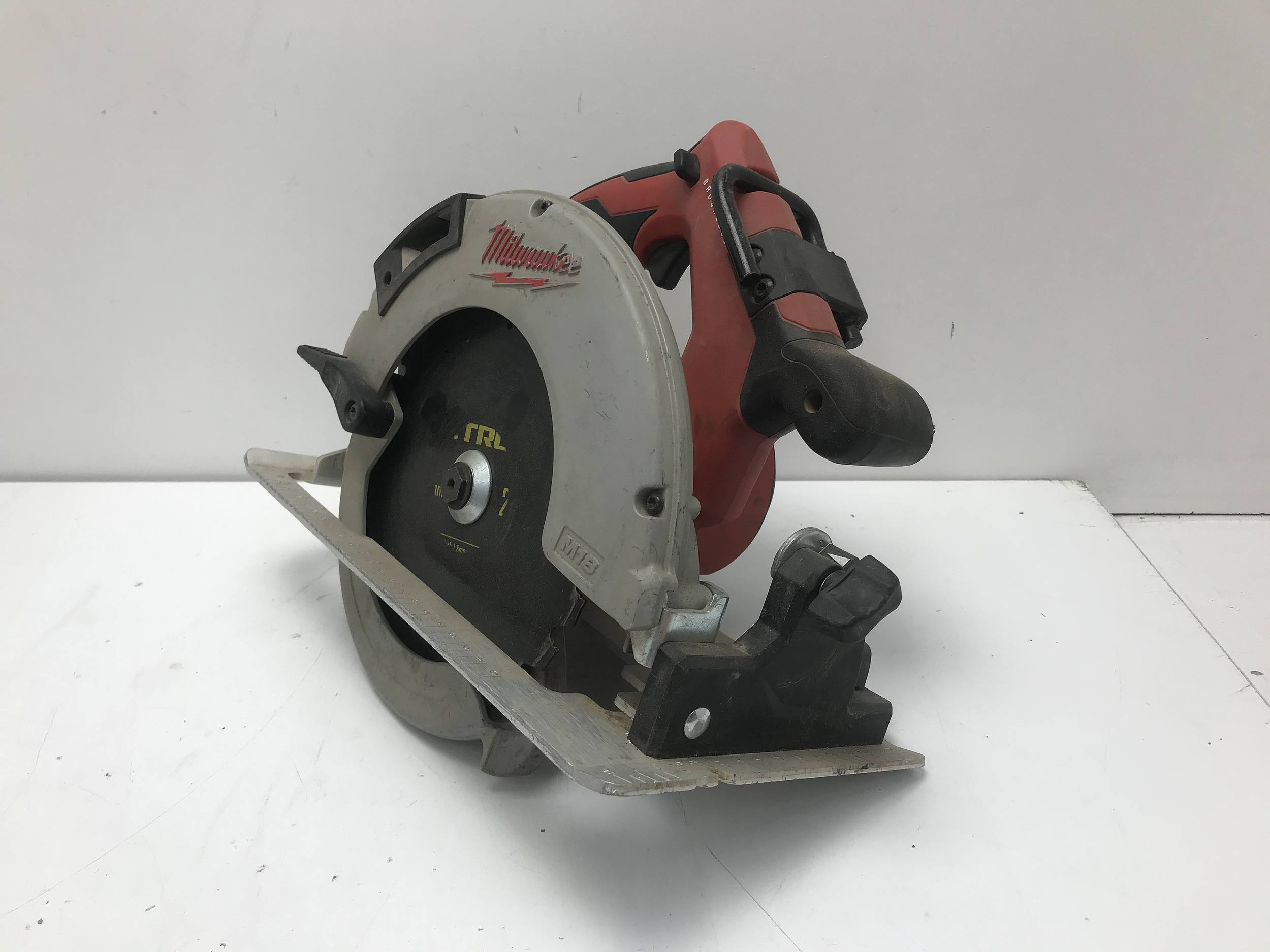 Milwaukee 18V 184mm Circular Saw - Lot 1196399 | ALLBIDS