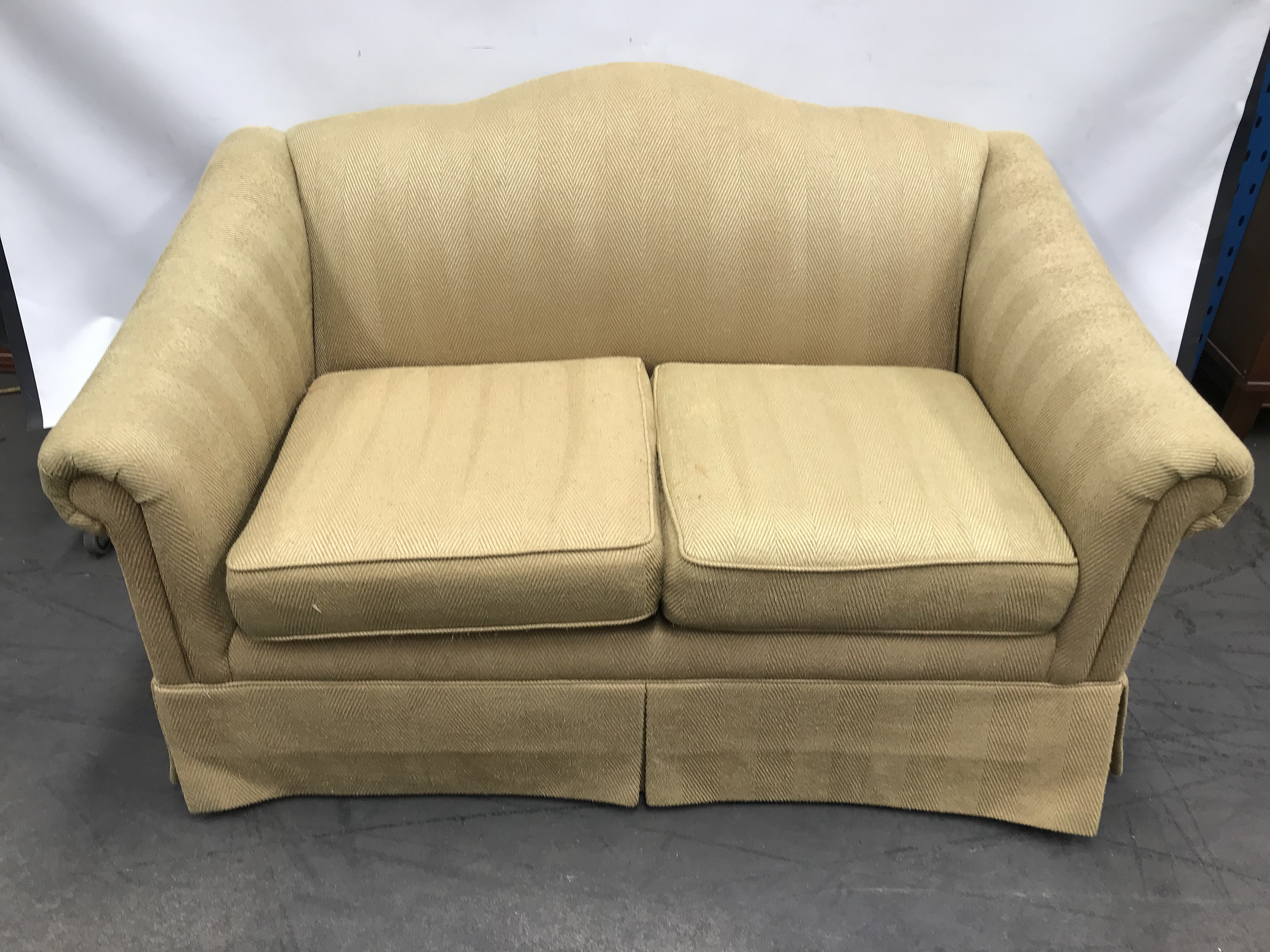 Drexel Heritage Two Seater Sofa - Lot 1186660 | ALLBIDS