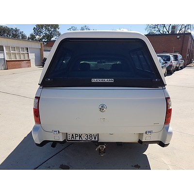10/2003 Holden Commodore  VY Utility White 3.8L