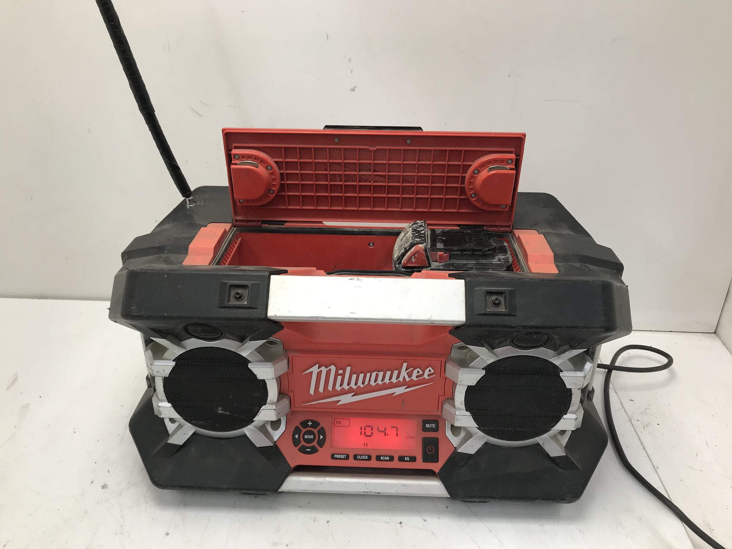 Milwaukee Worksite Radio - Lot 1202162 | ALLBIDS