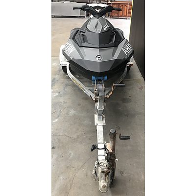 11/2014 Sea-doo Spark 3up 900 H.O. Jetski / PWC ( with only 15 hours on Engine )