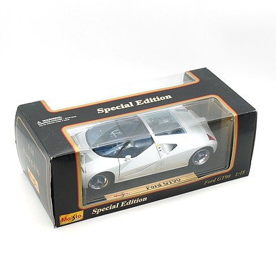 Boxed Maisto Special Edition 1:18 Ford GT90