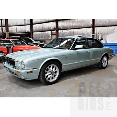 2/1998 Jaguar XJ8 Sport 4d Saloon Seafrost Metallic Green 3.2L V8