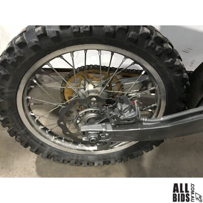 Suzuki 250cc Dirt Bike -For Parts Or Repair