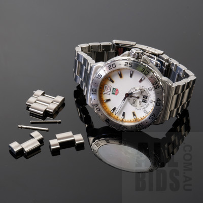 Gents TAG Heuer WAU1113.BA0858 Formula 1 White Dial Wrist Watch