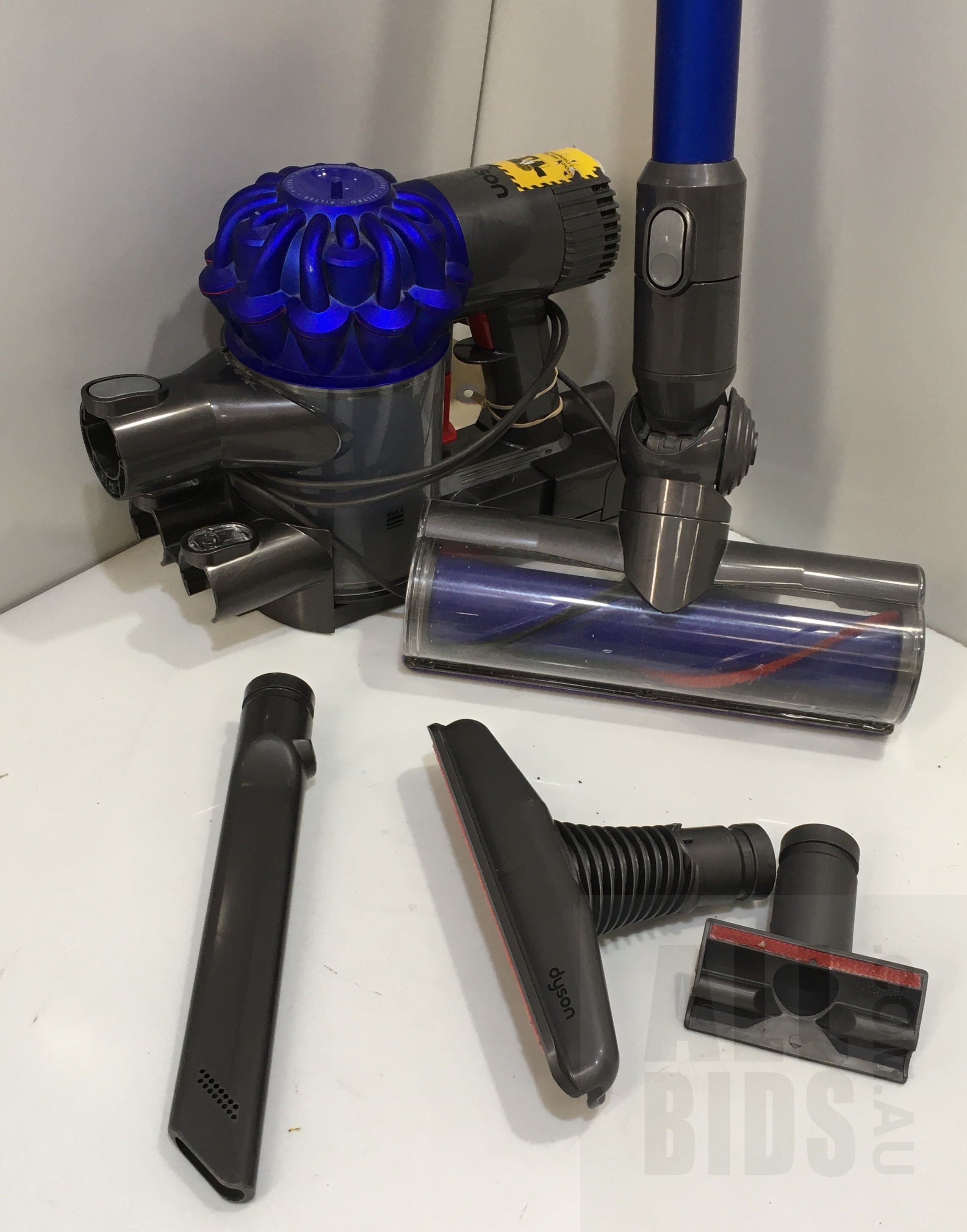 Dyson V6 Animal Origin Stick Vacuum - Lot 1233681 | ALLBIDS