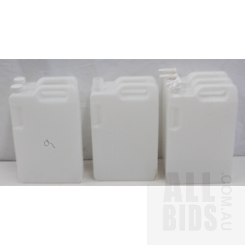 4 Litre Poly Food Grade Fluid Transport Containers - Lot of Seven