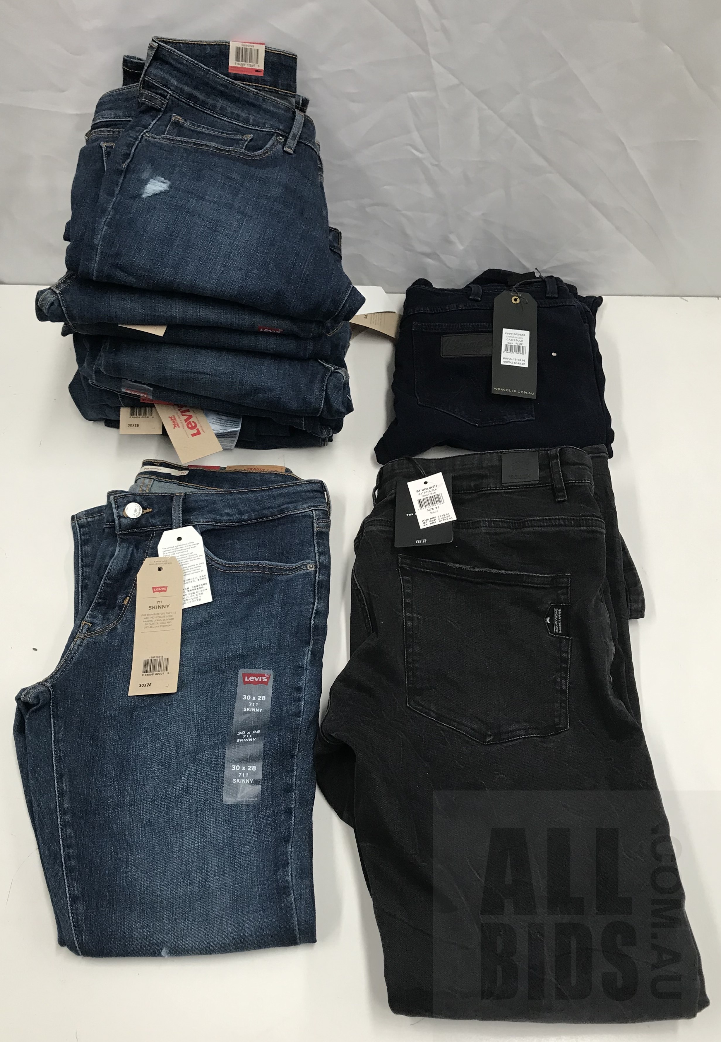 Levis 711 Skinny Women's Jeans, - Lot 1260687 | ALLBIDS