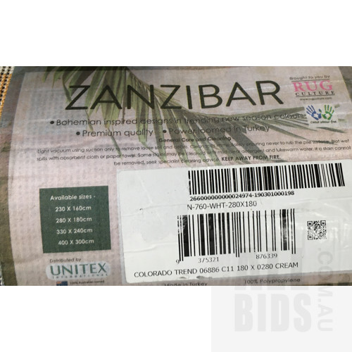 Zanzibar ZAN-760-WHT 2.8m X 1.8m Rug, Happy Feet 1.2m x 1.7m Rug And Other Assorted Items
