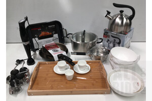  Assorted Kitchenware, Including Maxwell Williams, Stanley Rogers, Pyrolux, Circulon and more