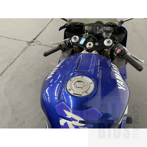 03/2001 Yamaha YZF-R1 998cc Motor Cycle