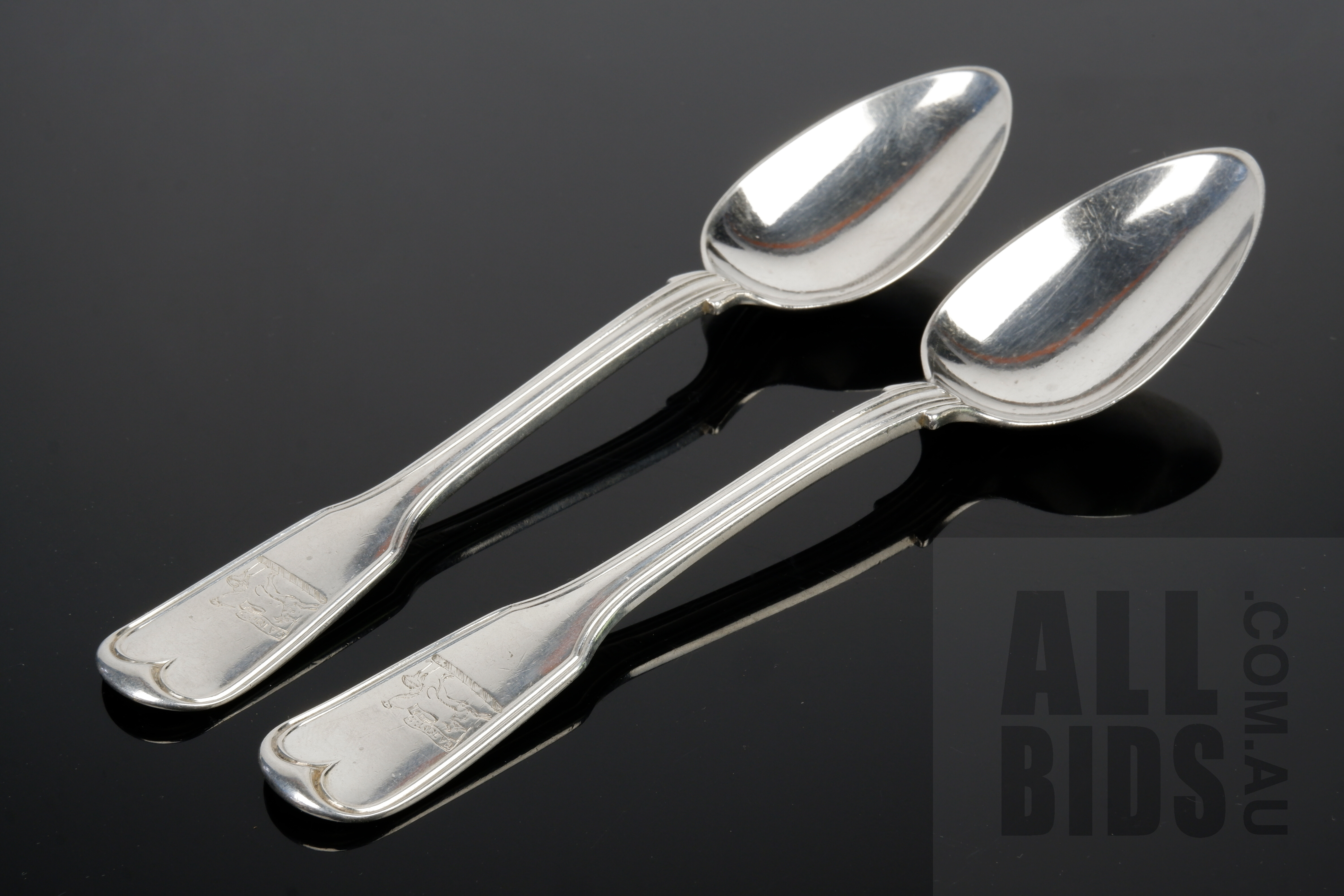 'Pair of Scottish Fiddle and Thread Spoons with Armorial, Glasgow, Mitchell & Sons, 1824, 102g'