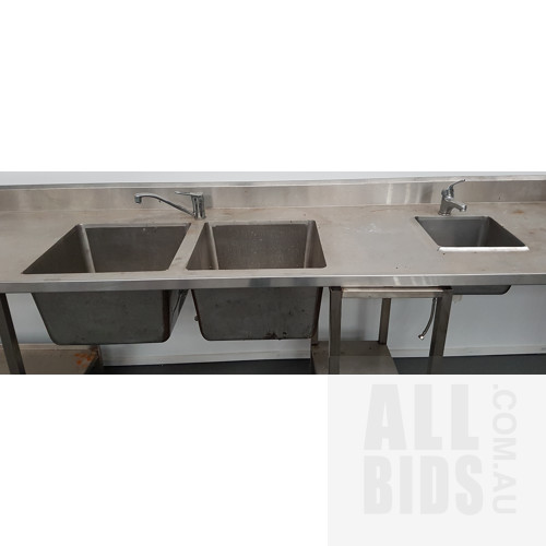 Stainless Steel Counter Top With Three Sinks