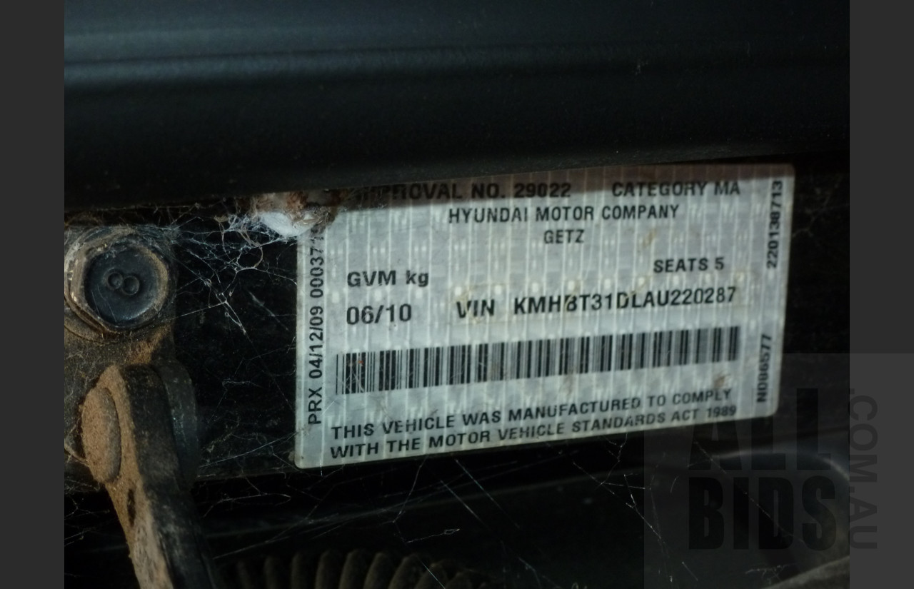 6/2010 Hyundai Accent S MC 3d Hatchback Black 1.6L - Repairable Write off