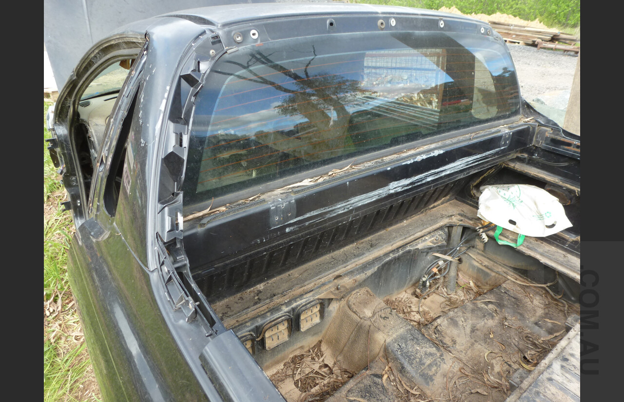 9/2005 Holden Commodore VZ Utility Black 3.6L - Repairable Write Off