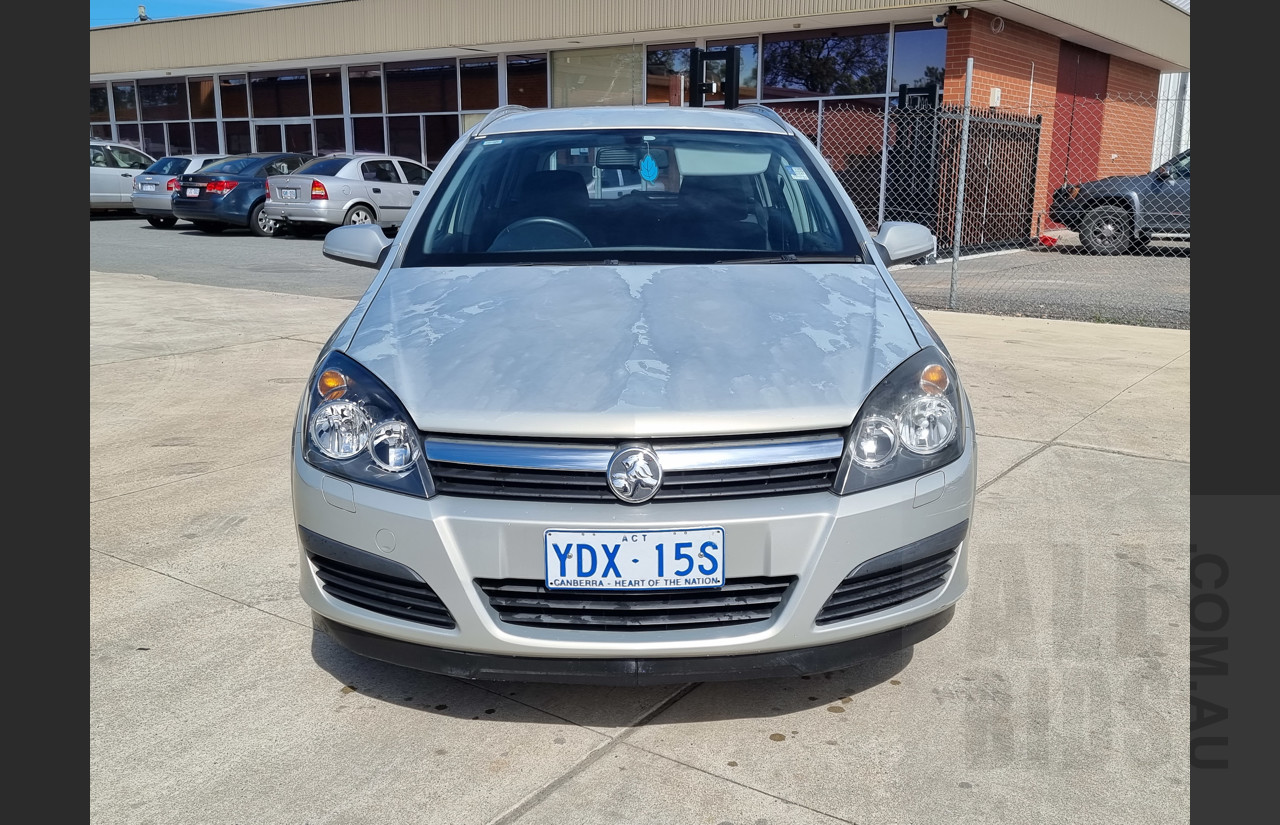 2/2006 Holden Astra CDX AH MY06 4d Wagon Silver  1.8L