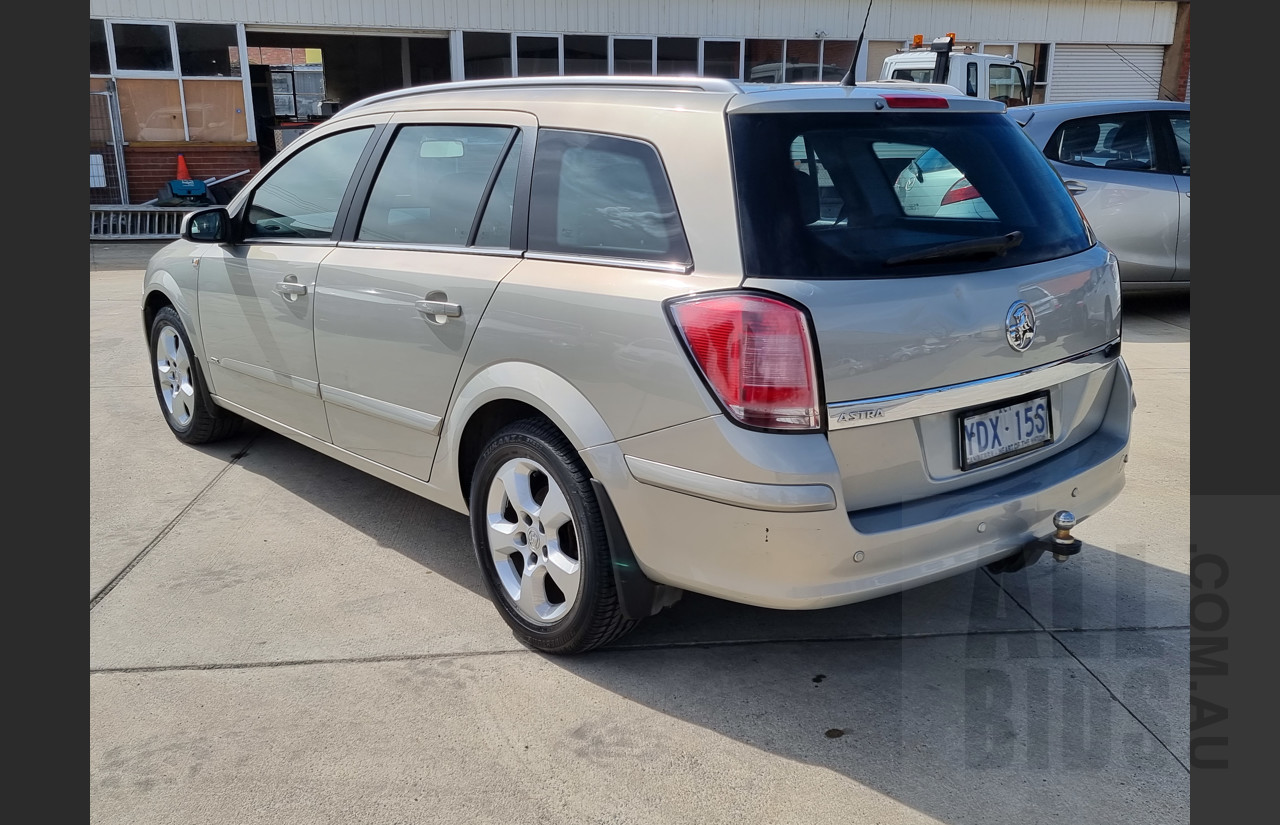 2/2006 Holden Astra CDX AH MY06 4d Wagon Silver  1.8L