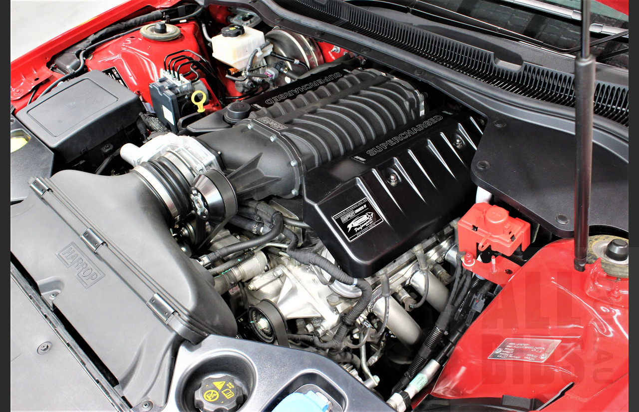 8/2016 Holden HSV Clubsport R8 GEN F2 SV Black 263/350 MY16 4d Sedan Sting Red 6.2L V8 Supercharged