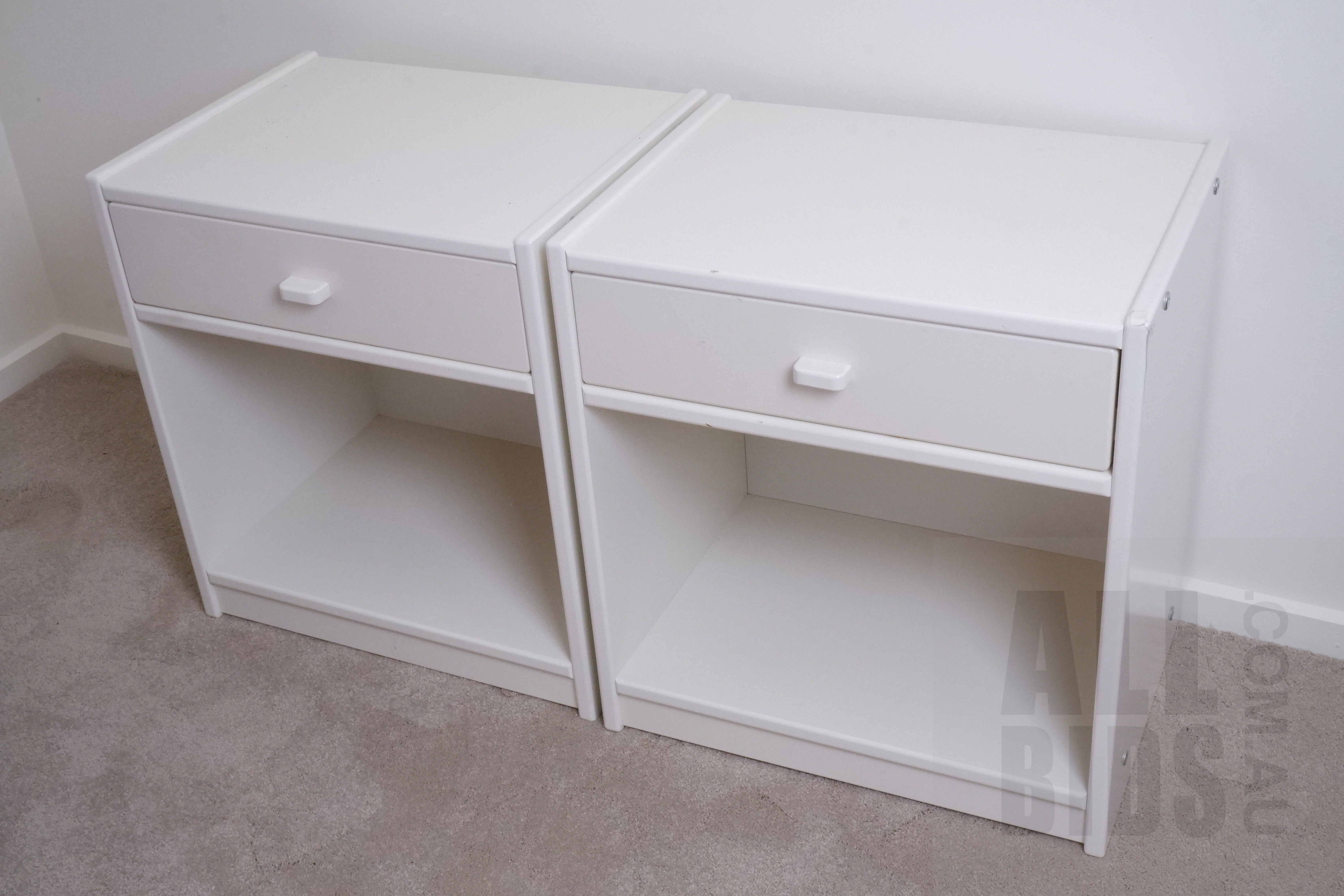 'Pair of Contemporary White Bedside Cabinets'