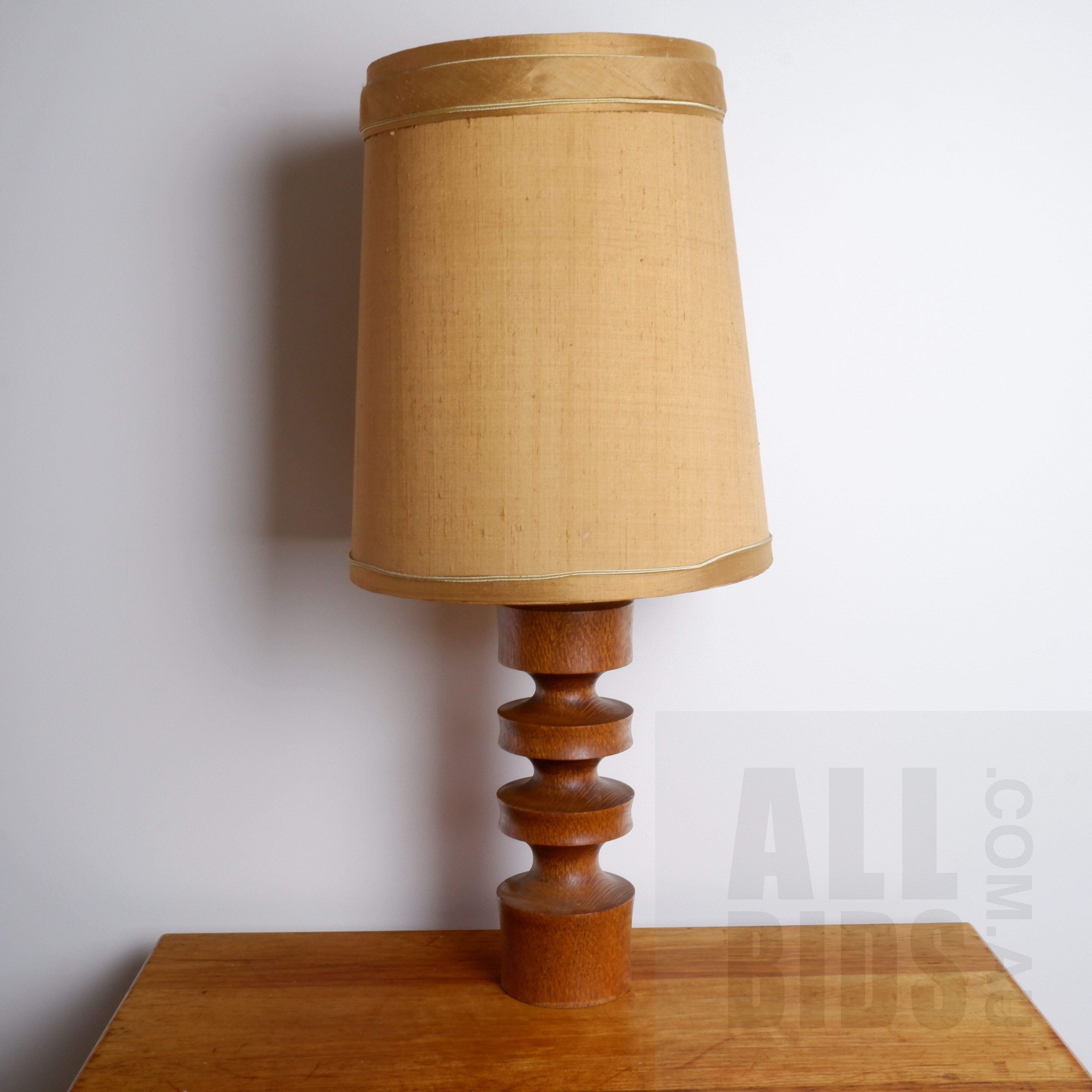 'Good Vintage Turned Silky Oak Table Lamp'