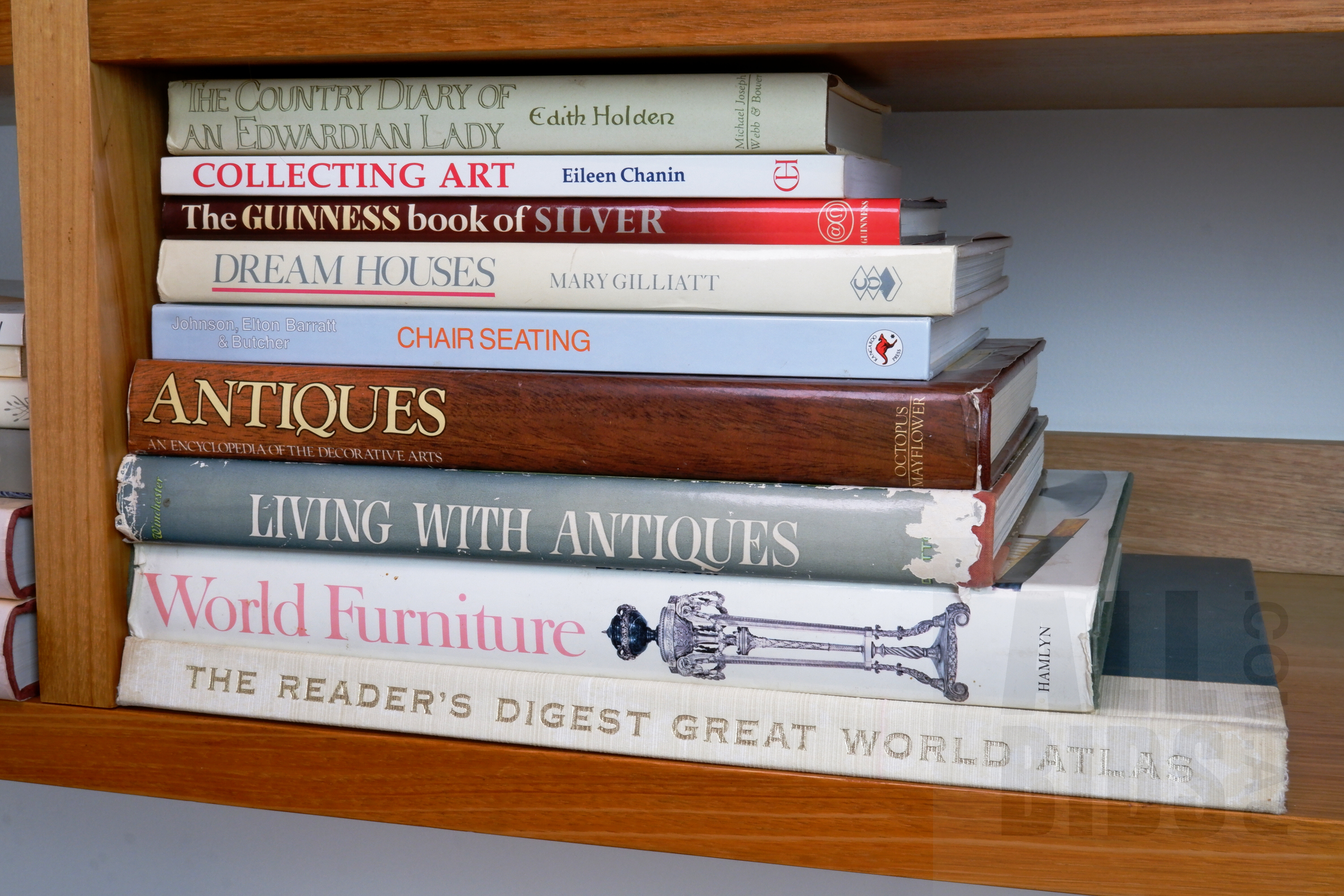 'Collection of Art and Antique Reference Books, Including Living with Antiques and World Furniture'