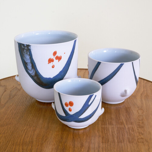 Les Blakebrough (Britain, Australia 1930-) Three Graduating Glazed Porcelain Bowls