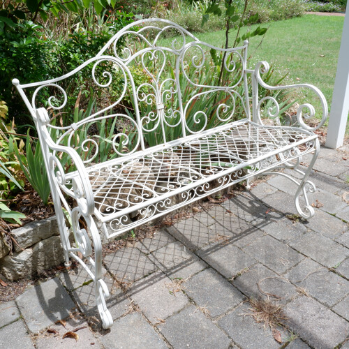 White Wrought Metal Garden Bench - Lot 1310174 | ALLBIDS