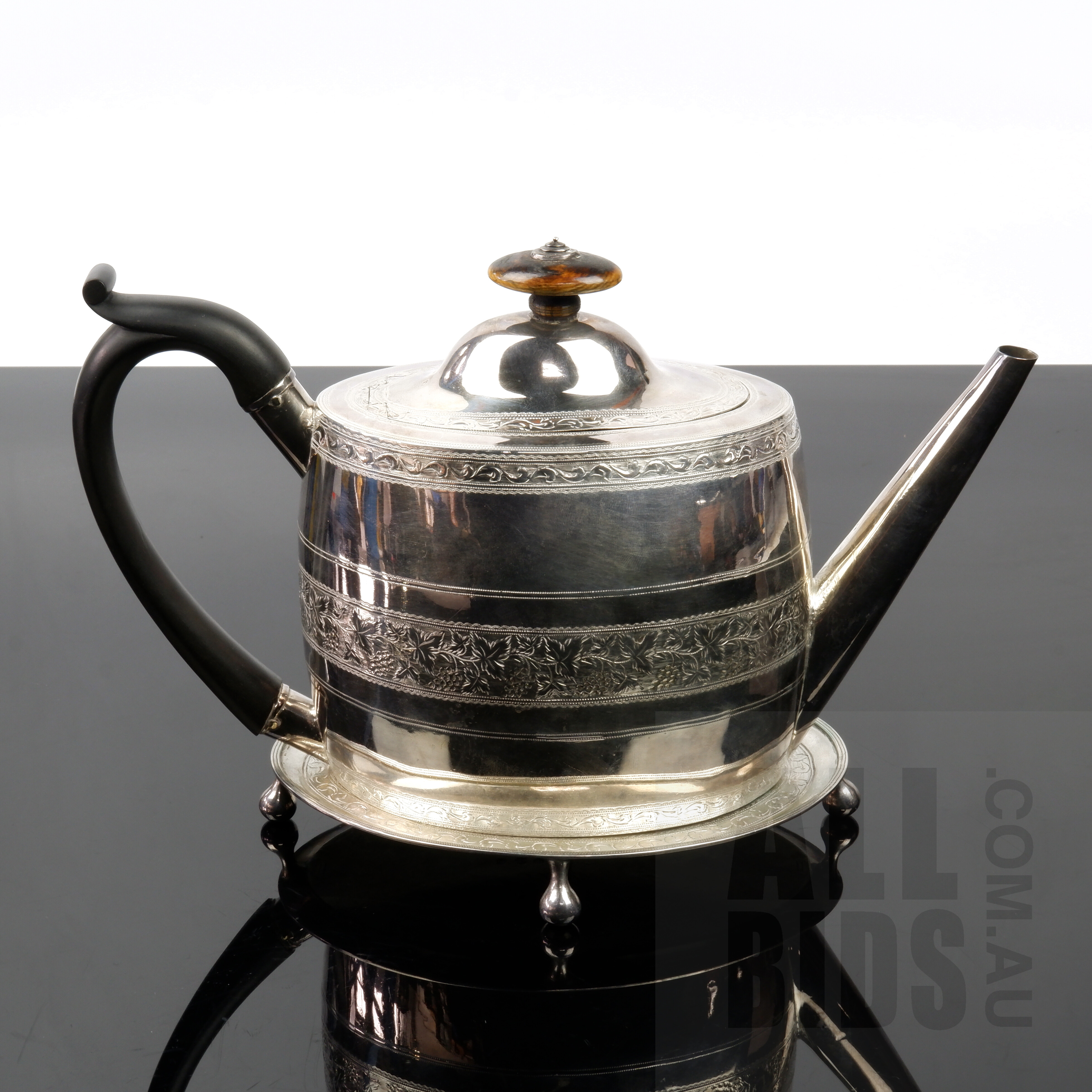 'George III Sterling Silver Tea Teapot with Stand, Edinburgh, 1795, 653g'