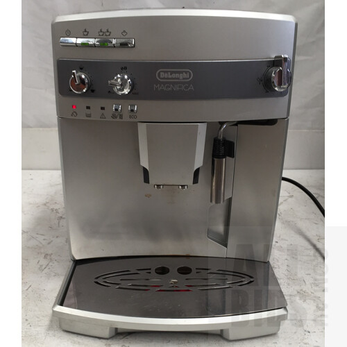 Delonghi Magnifica ESAM03110S Automatic Coffee Machine