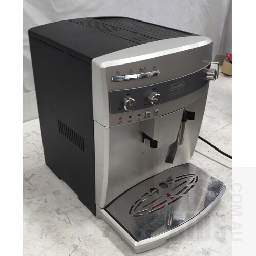 Delonghi Magnifica ESAM03110S Automatic Coffee Machine