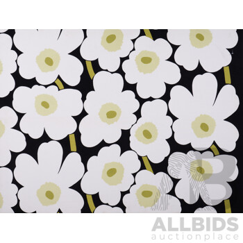 Marimekko Unikko Design Fabric - Lot 1438657 | ALLBIDS