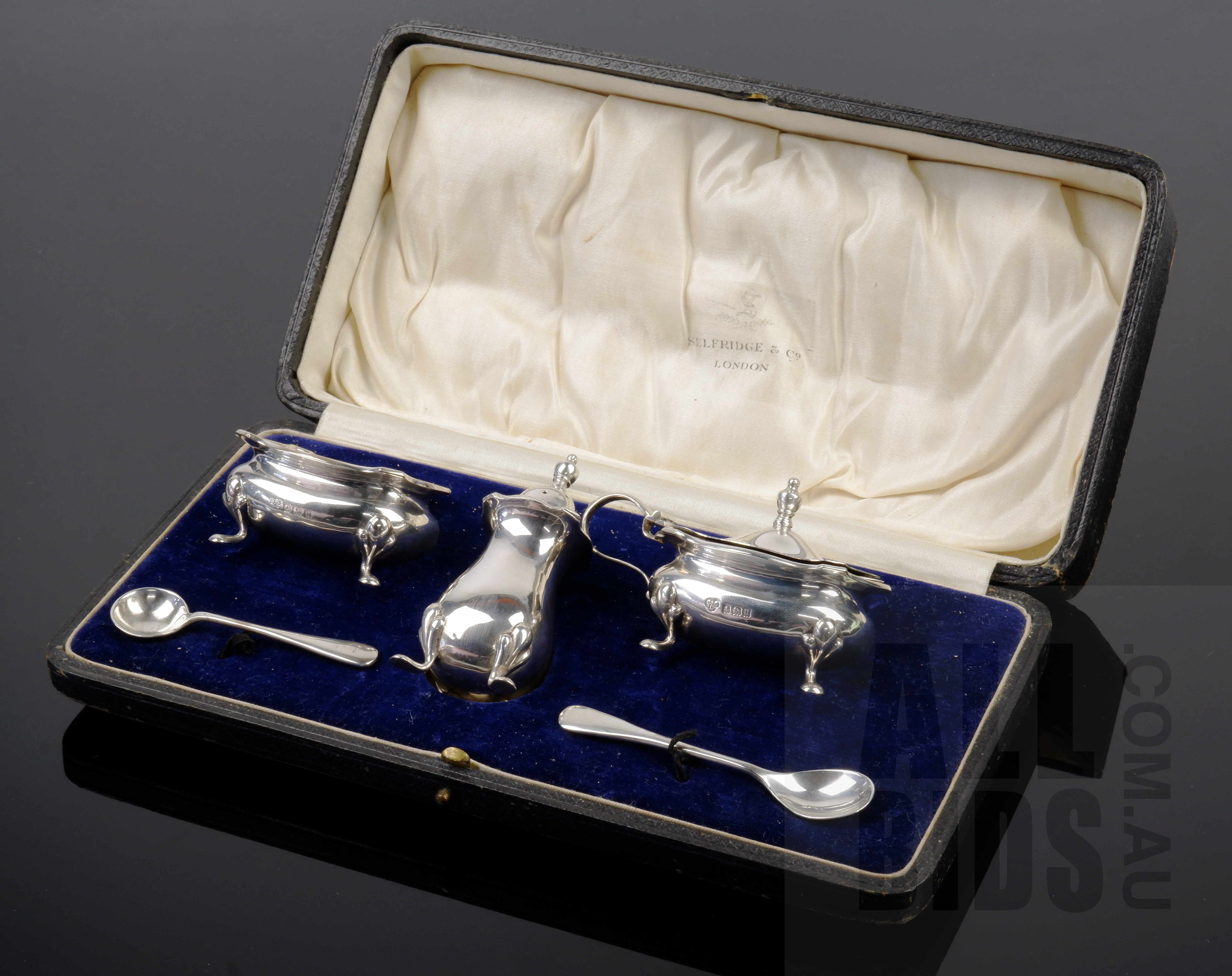 'Good Sterling Silver Cruet Set in Original Box, Birmingham, Selfridge & Co Ltd , 1919, 123g'