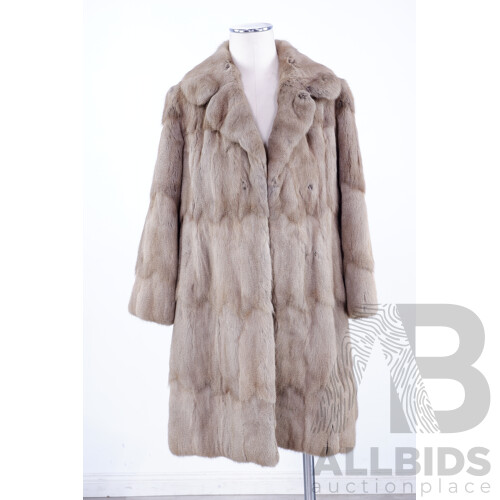 Vintage Squirrel Fur Coat with - Lot 1420335 | ALLBIDS