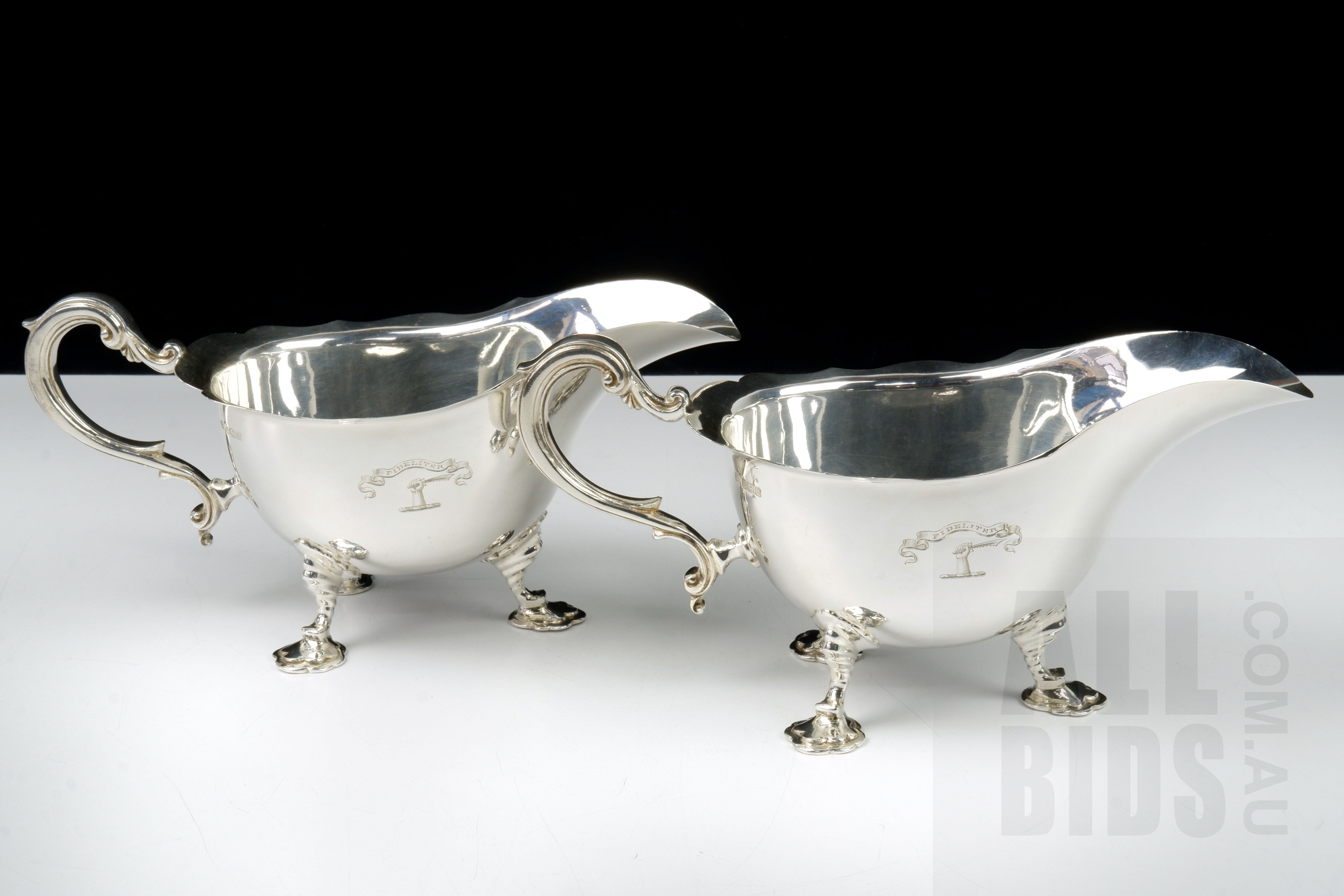 'Pair of Good Edwardian Sterling Silver Gravy Boats with Engraved Armorial Crest, J & J Maxfield, Sheffield, 1906, 896g'